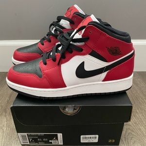 Jordan 1- Size 7y